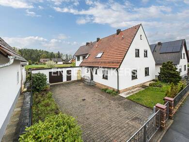 Haus zum Kauf 825.000 € 8 Zimmer 193 m² 800 m² Grundstück frei ab sofort Langensendelbach Langensendelbach 91094