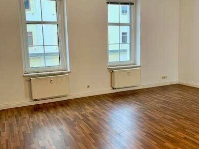 Wohnung zum Kauf 39.000 € 2 Zimmer 58,4 m² frei ab sofort Lengenfeld Lengenfeld 08485