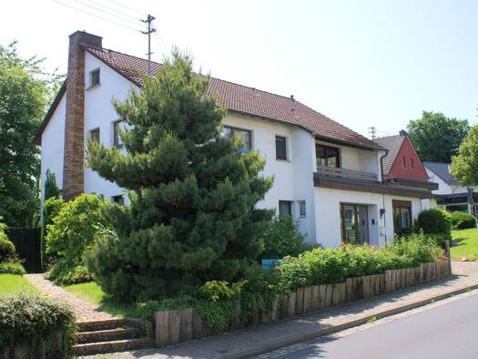 Haus zum Kauf 398.000 € 9 Zimmer 279 m² 779 m² Grundstück frei ab sofort Ruppichteroth 53809