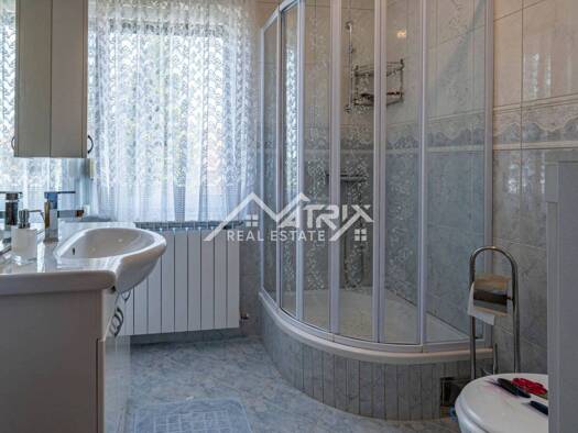 Haus zum Kauf 350.000 € 7 Zimmer 324 m² Osijek Osijek 31000
