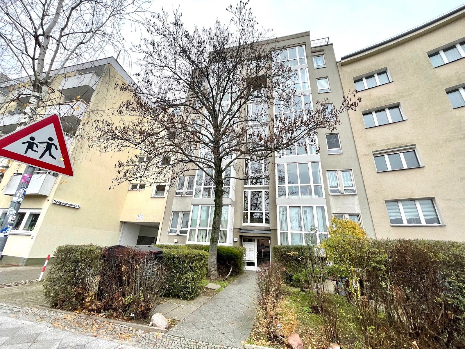 Wohnung zur Miete 822 € 2 Zimmer 66,4 m²<br/>Wohnfläche 3.<br/>Geschoss 16.01.2025<br/>Verfügbarkeit Schlangenbader Str. 98 Wilmersdorf Berlin 14197