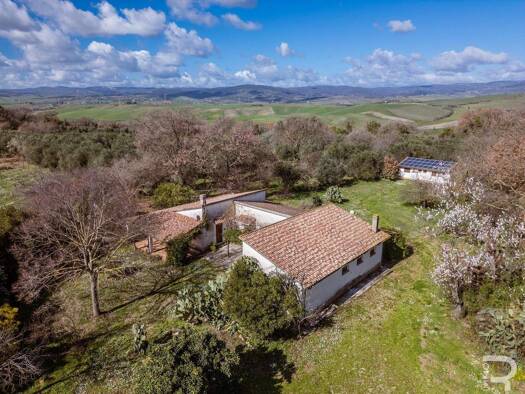 Bauernhaus zum Kauf 750.000 € 4 Zimmer 222 m² 150.000 m² Grundstück frei ab sofort Manciano 58014