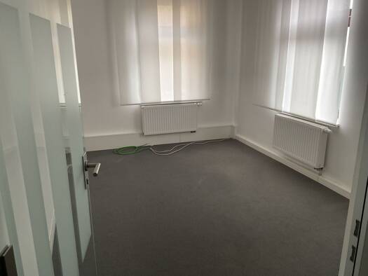 Bürogebäude zur Miete 140 € 19 m² Bürofläche Ernst-Thälmann-Straße 17 Heidenau 01809