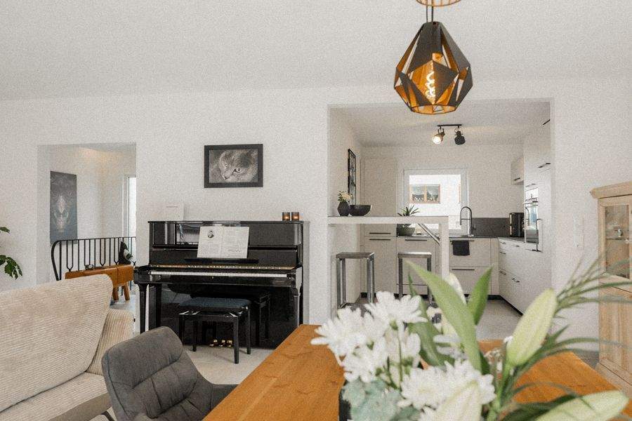 Immobilie in Saffig - Lichtdurchflutetes Einfamilienhaus mit offenem Wohnbereich und großem Garten - Bild 4