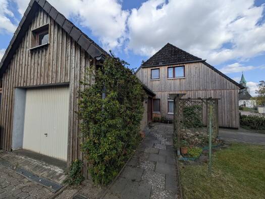 Mehrfamilienhaus zum Kauf 145.000 € 8 Zimmer 168 m² 478 m² Grundstück Bergen Bergen 29303