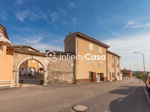 Haus zum Kauf 255.000 € 6 Zimmer 100 m² 1 m² Grundstück Caprino Veronese 37013