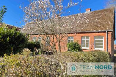 Haus zum Kauf 159.000 € 9 Zimmer 163,3 m² 758 m² Grundstück Tätendorf-Eppensen Barum - Tätendorf 29576