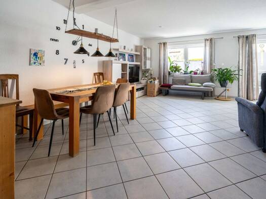 Reihenmittelhaus zum Kauf 439.000 € 5 Zimmer 145 m² 180 m² Grundstück Laichingen Laichingen 89150