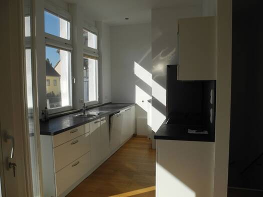 Wohnung zur Miete 1.290 € 3,5 Zimmer 139 m² frei ab sofort Rottenbauer Würzburg 97084