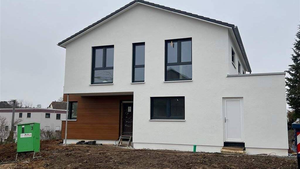 Einfamilienhaus zum Kauf - Erstbezug 1.500.000 € 6 Zimmer 200 m² 744 m² Grundstück frei ab 01.03.2026 Beihingen Freiberg am Neckar 71691