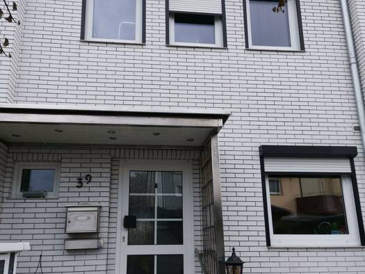 Reihenhaus zur Miete 1.200 € 3,5 Zimmer 78 m² 150 m² Grundstück frei ab 01.12.2026 Elmshorn 25336