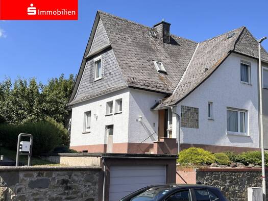 Doppelhaushälfte zum Kauf 270.000 € 4 Zimmer 110 m² 684 m² Grundstück Herborn 35745