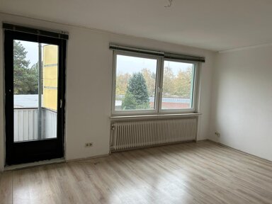 Wohnung zur Miete 450 € 3 Zimmer 2. Geschoss frei ab sofort Stresemannstraße 252 Klushof Bremerhaven 27576