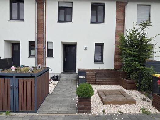 Reihenhaus zur Miete 2.200 € 5 Zimmer 156 m² 173 m² Grundstück frei ab 01.10.2026 Falkenberg Berlin 13057