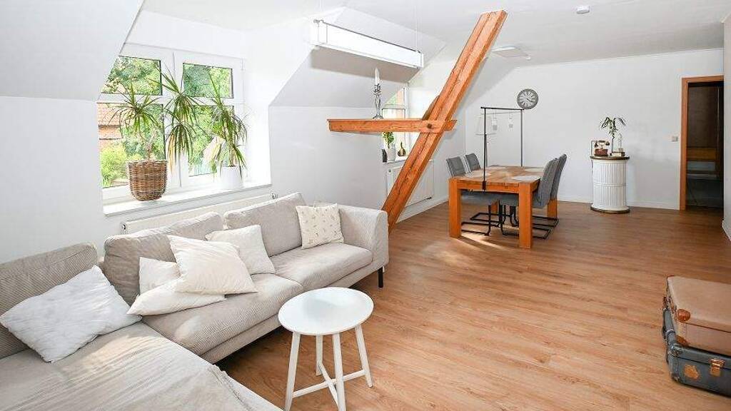 Mehrfamilienhaus zum Kauf 395.000 € 10 Zimmer 290 m² 615 m² Grundstück Celle 29353