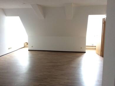 Maisonette zur Miete 450 € 2 Zimmer 82 m² 3. Geschoss frei ab sofort Markt 12 Neustadt Neustadt 07806