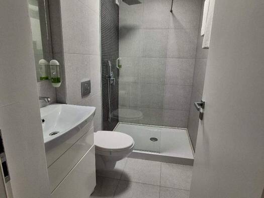 Wohnung zur Miete 870 € 3 Zimmer 96,2 m² Martin Luther Straße 15 Stadtmitte Plauen 08525