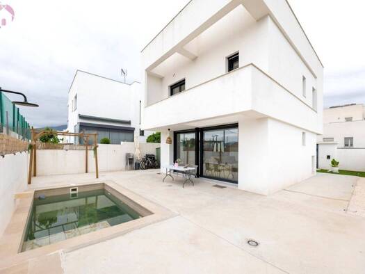 Villa zum Kauf 375.000 € 3 Zimmer 138 m² 300 m² Grundstück La Zubia 18140