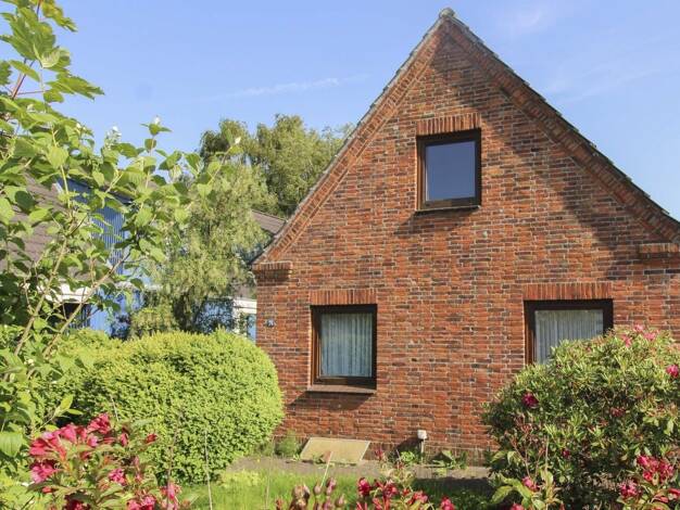 Einfamilienhaus zum Kauf 185.000 € 4 Zimmer 77,1 m² 674,1 m² Grundstück Husum 25813