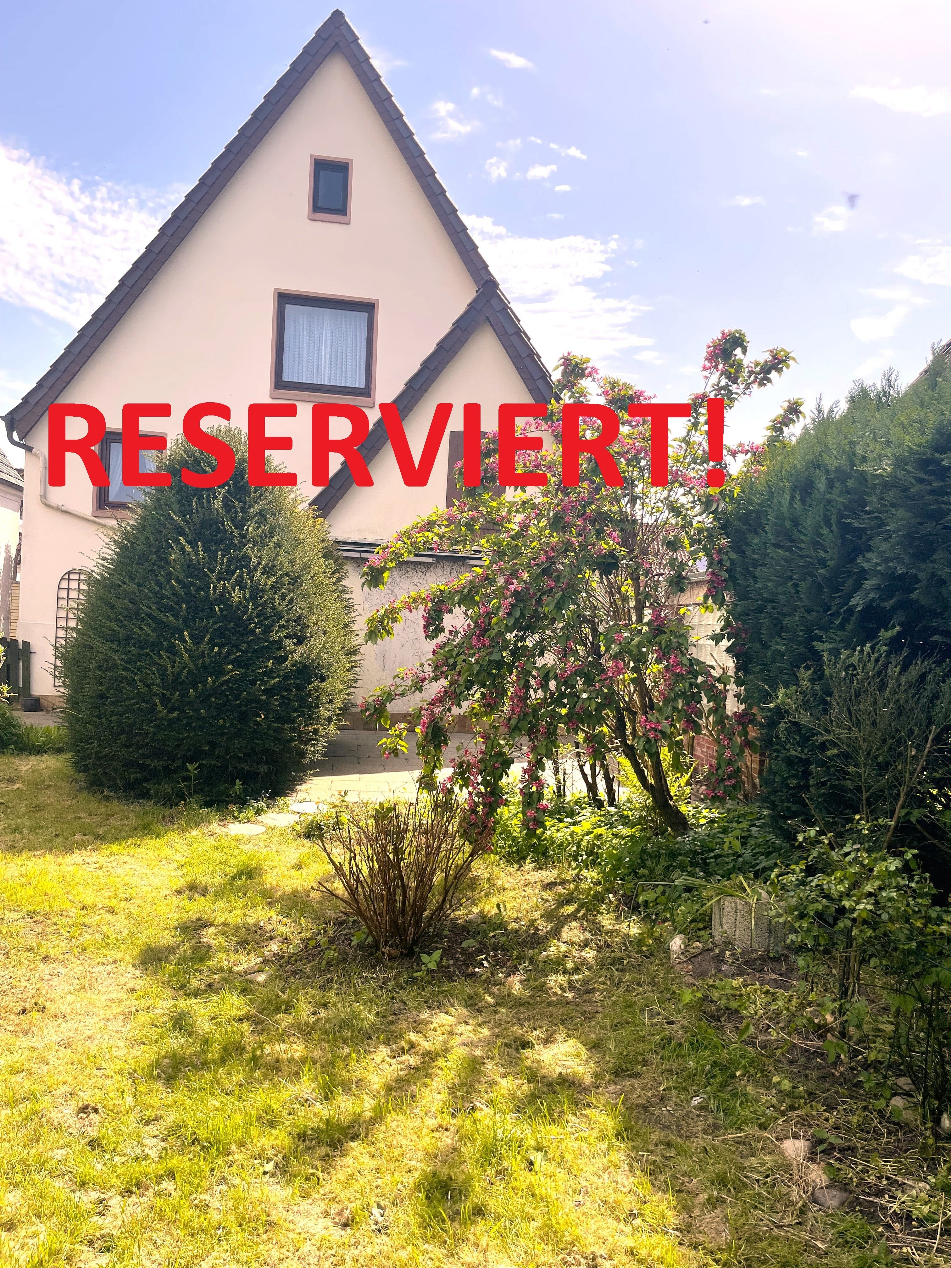 Einfamilienhaus zum Kauf 169.000 € 5 Zimmer 144 m²<br/>Wohnfläche 607 m²<br/>Grundstück ab sofort<br/>Verfügbarkeit Brake Brake 26919