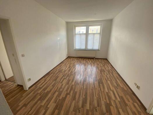 Studio zur Miete 350 € 3 Zimmer 67,2 m² 3. Geschoss frei ab 01.04.2026 Altendorfer Straße 10 Schloßchemnitz Chemnitz 09113