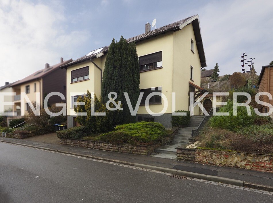 Mehrfamilienhaus zum Kauf 295.000 € 9 Zimmer 230 m²<br/>Wohnfläche 980 m²<br/>Grundstück Neuweiler Sulzbach 66280