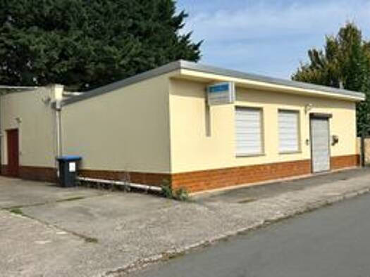 Immobilie zur Miete provisionsfrei 3 Zimmer 155 m² 300 m² Grundstück Platz der Jugend 24 Burgkemnitz Muldestausee 06774