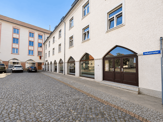 Wohnung zur Miete 420 € 2 Zimmer 66 m² 3. Geschoss frei ab sofort Leuna Leuna 06237