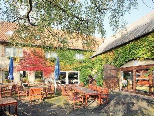 Hotel zum Kauf 690.000 € 14 Zimmer 28 Betten 1.190 m² Gastrofläche 3.832 m² Grundstück Ringstraße 7 Lechstedt Bad Salzdetfurth 31162