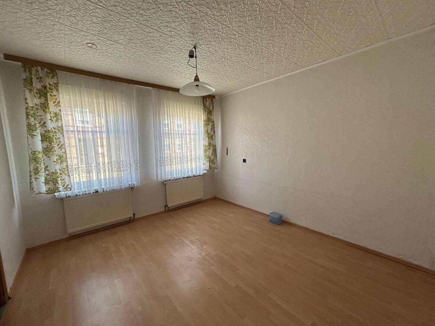 Immobilie in Osterburg (Altmark) - Backsteinhaus mit herrlichem Gartengrundstück ! - Bild 1