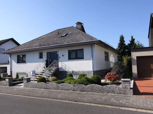 Einfamilienhaus zum Kauf 799.000 € 7 Zimmer 213,7 m² 726 m² Grundstück Ockstadt Friedberg 61169