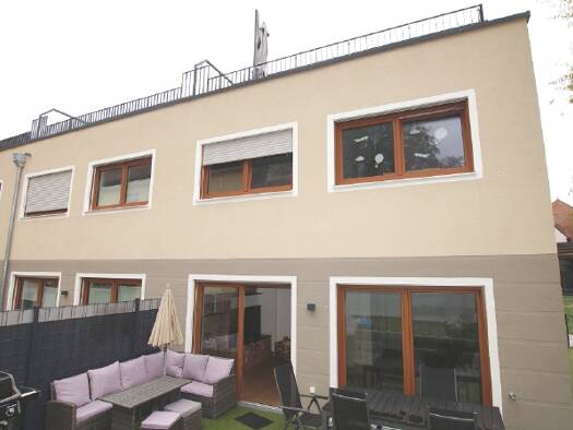 Reihenendhaus zur Miete 1.350 € 4 Zimmer 121 m² 164 m² Grundstück frei ab 01.01.2026 Straubing 94315
