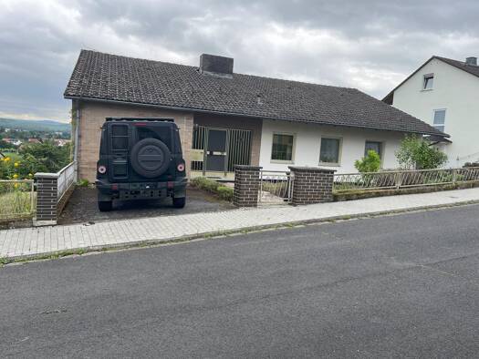Bungalow zum Kauf provisionsfrei 350.000 € 5 Zimmer 146 m² 1.377 m² Grundstück Westuffeln Calden 34379