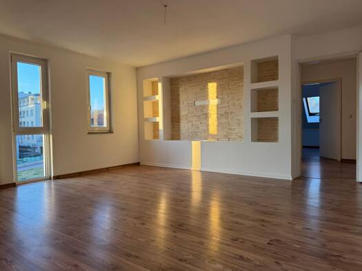 Wohnung zur Miete 995 € 4 Zimmer 90 m² Geschoss 1/2 frei ab sofort Schwandorf 92421