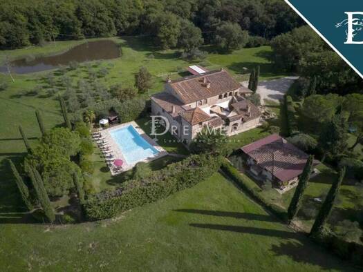 Bauernhaus zum Kauf 2.754.561 € 10 Zimmer 800 m² Siena 53040