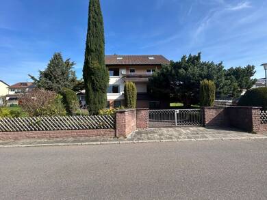 Haus zum Kauf 915.000 € 10 Zimmer 189 m² 1.330 m² Grundstück frei ab sofort Eutingen - Stadtviertel 151 Pforzheim 75181