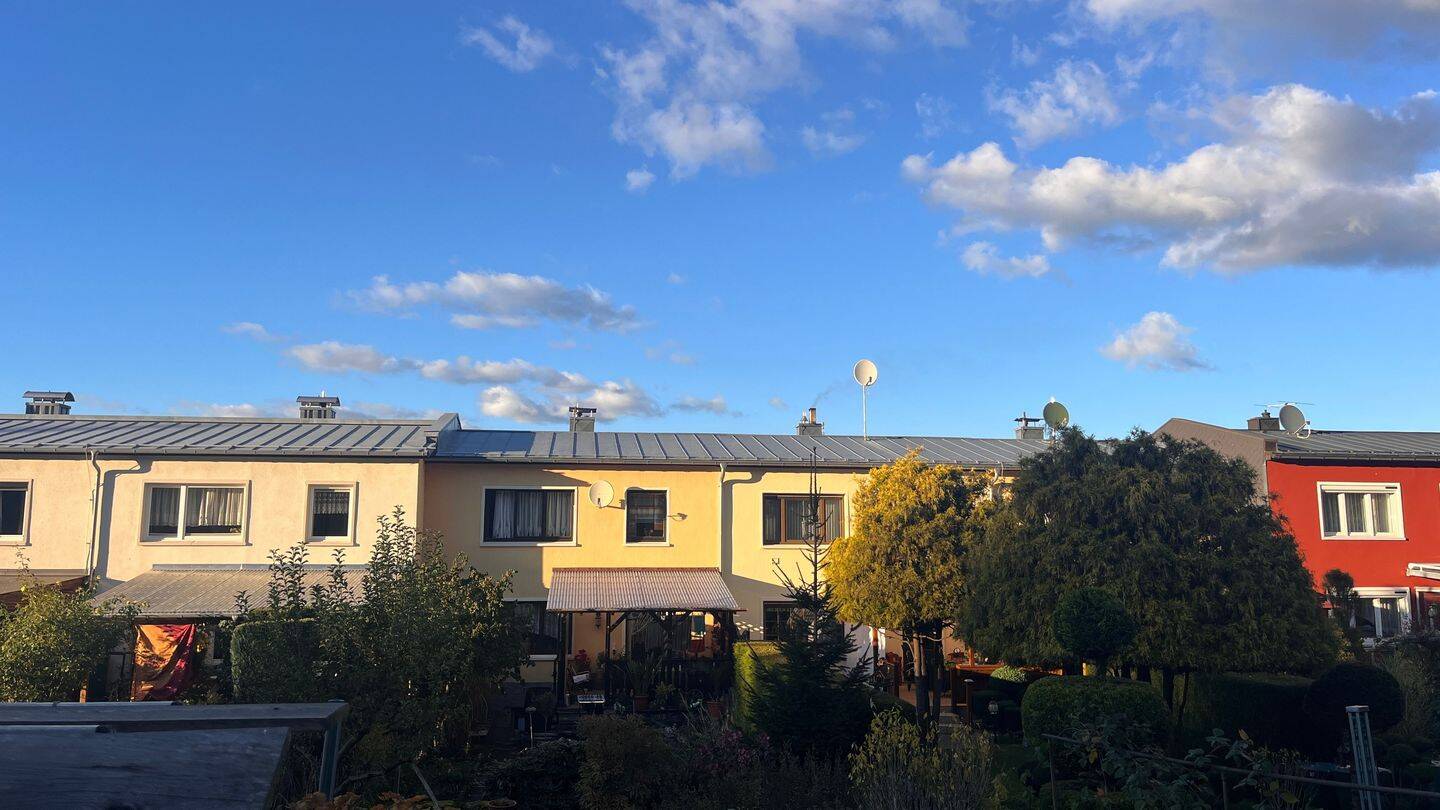 Immobilie in Bad Gottleuba-Berggießhübel - Achtung: Kleine Perle für Familien, traumhaft !! Reihenmittelhaus in Berggießhübel, 5 Zimmer, 2 Bäder, Terrasse, Garten - Bild 0