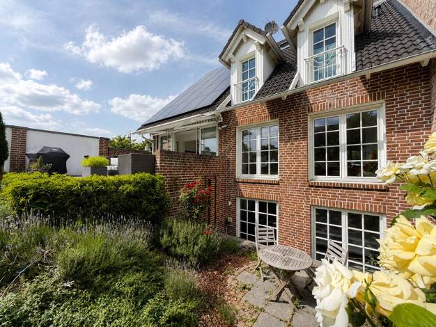 Einfamilienhaus zum Kauf provisionsfrei 2.299.000 € 8 Zimmer 301 m² 650 m² Grundstück Lörick Stadtbezirk 4 40547