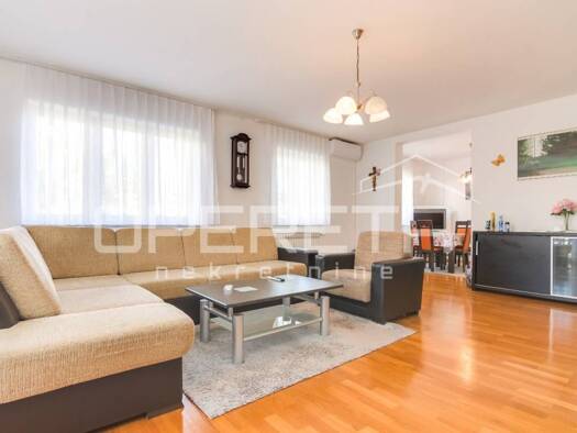 Haus zum Kauf 540.000 € 7 Zimmer 325 m² Velika Gorica