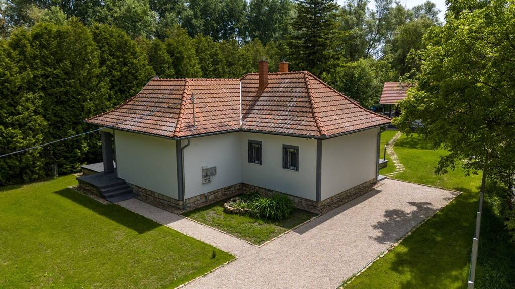 Einfamilienhaus zum Kauf 242.000 € 3 Zimmer 117 m² 2.214 m² Grundstück Balatonedericsen 8312