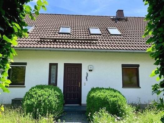 Einfamilienhaus zum Kauf 245.000 € 7 Zimmer 167,8 m² 537 m² Grundstück frei ab sofort Großfriesen Plauen 08541
