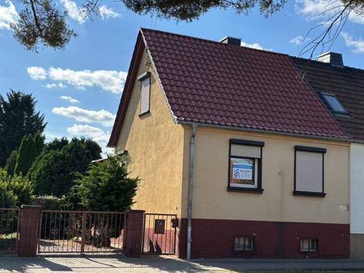 Doppelhaushälfte zum Kauf 75.000 € 1 Zimmer 80 m² 782 m² Grundstück frei ab sofort Waldersee Dessau-Roßlau 06844