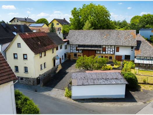 Einfamilienhaus zum Kauf 329.000 € 8 Zimmer 260 m² 2.971 m² Grundstück Saasen Reiskirchen / Saasen 35447