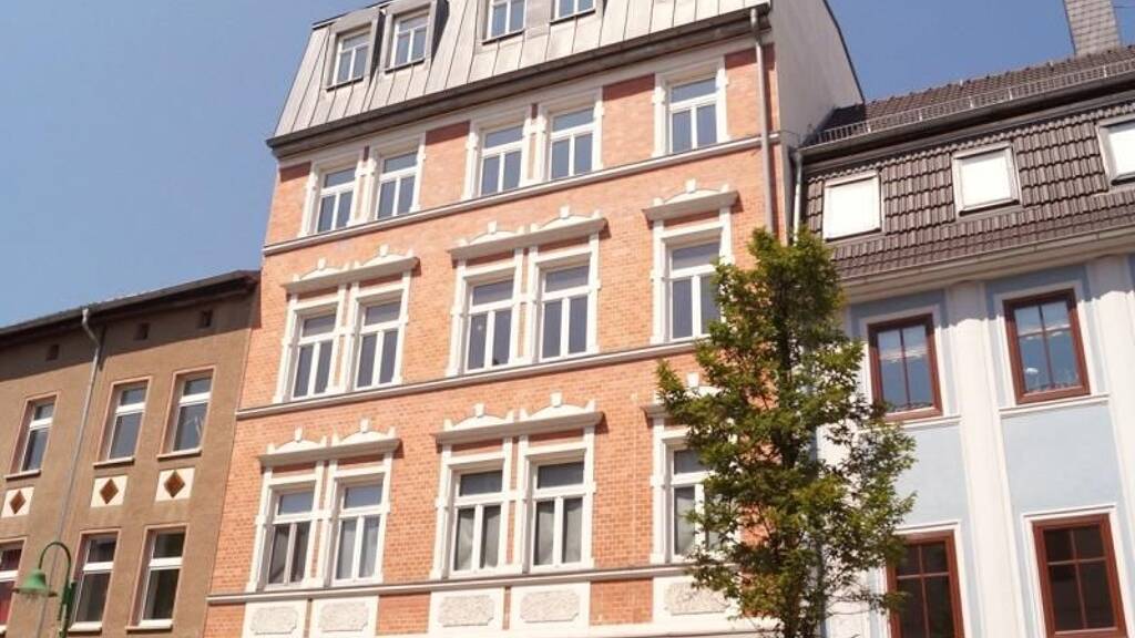 Wohnung zur Miete 500 € 3 Zimmer 75,5 m² 2. Geschoss Neustädter Straße 31 Pößneck,Stadt Pößneck 07381