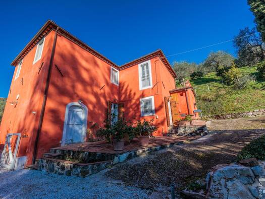 Haus zum Kauf 845.000 € 2 Zimmer 290 m² 7.500 m² Grundstück frei ab sofort Massarosa