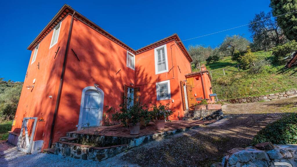 Haus zum Kauf 845.000 € 2 Zimmer 290 m² 7.500 m² Grundstück frei ab sofort Massarosa