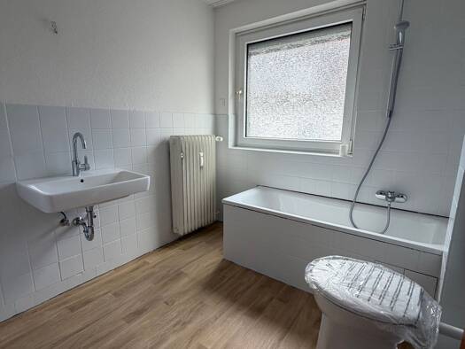 Terrassenwohnung zur Miete 400 € 2 Zimmer 57 m² frei ab 01.05.2026 Sonnenstraße 5 Süd Remscheid 42859