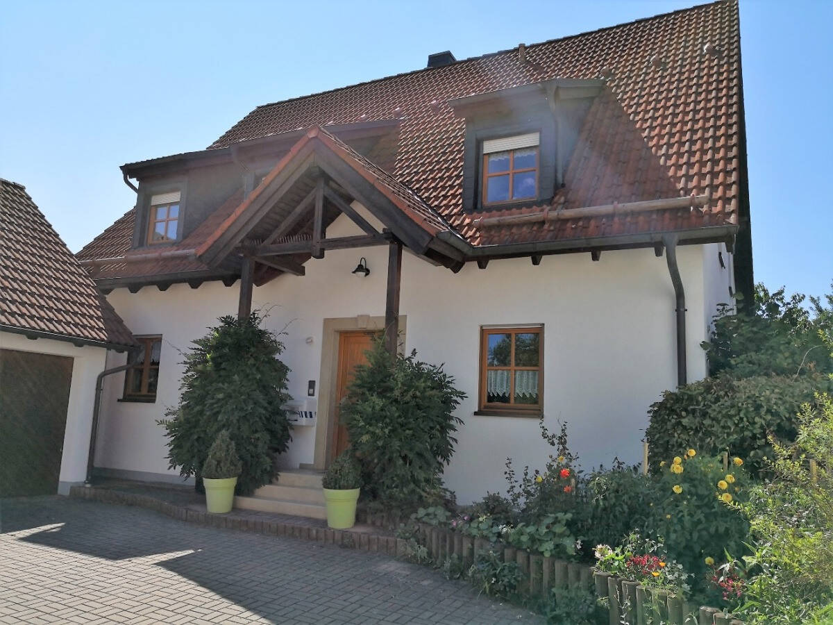 Immobilie in Speichersdorf - Großes Familiendomizil nur ca. 15 Min. von Bayreuth! - Bild 1