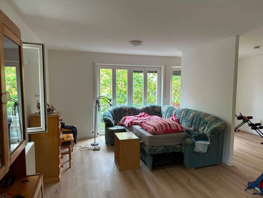 Wohnung zur Miete 450 € 1,5 Zimmer 45 m² Neutraubling 93073