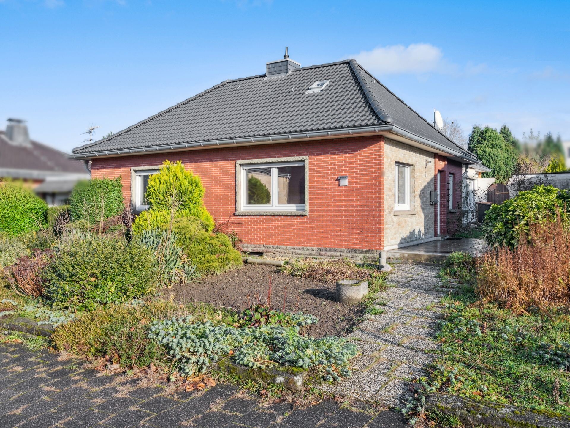 Bungalow zum Kauf 329.000 € 4 Zimmer 95 m²<br/>Wohnfläche 598 m²<br/>Grundstück Übach Übach-Palenberg 52531